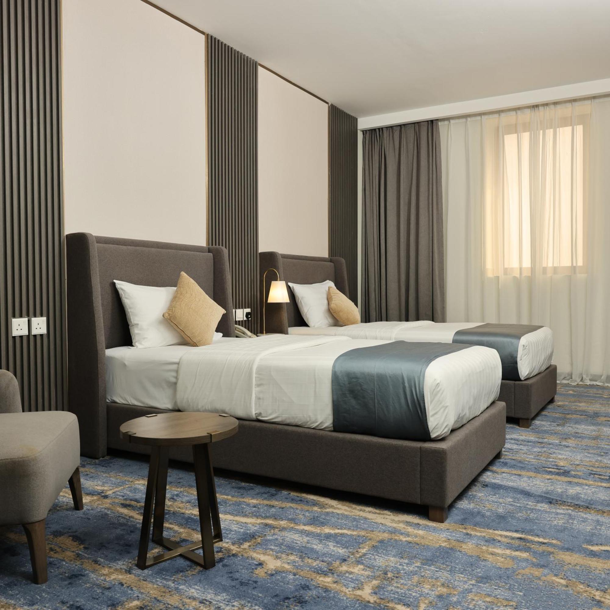 Lily Hotel Suite Hofuf Bagian luar foto